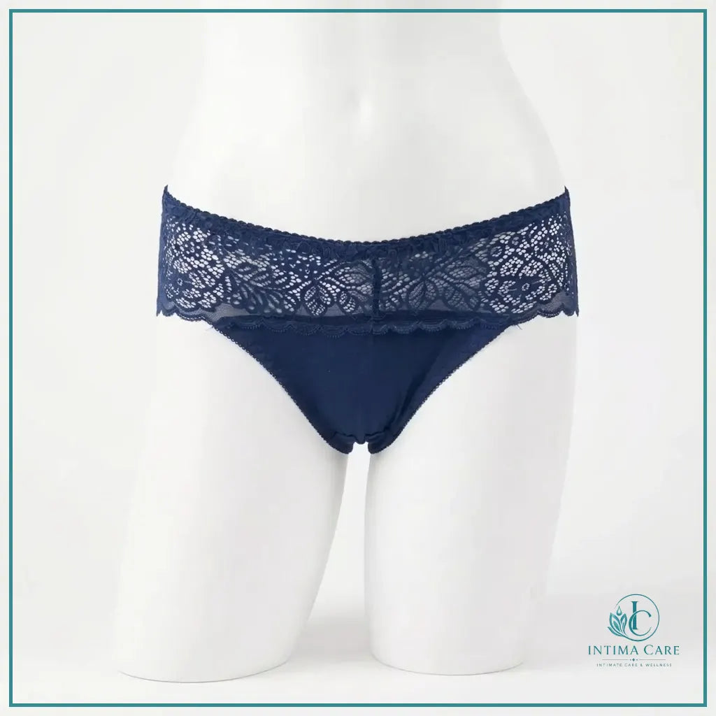 Feminine everyday panty with decorative lace embroidery